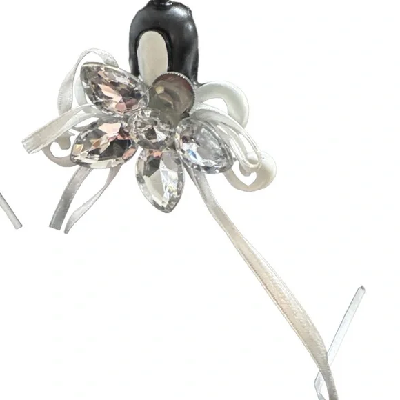 Ring Display Sofa Shaped Finger Rings Holder & necklace& bracelet holder.
0131 - Picture 6 of 8